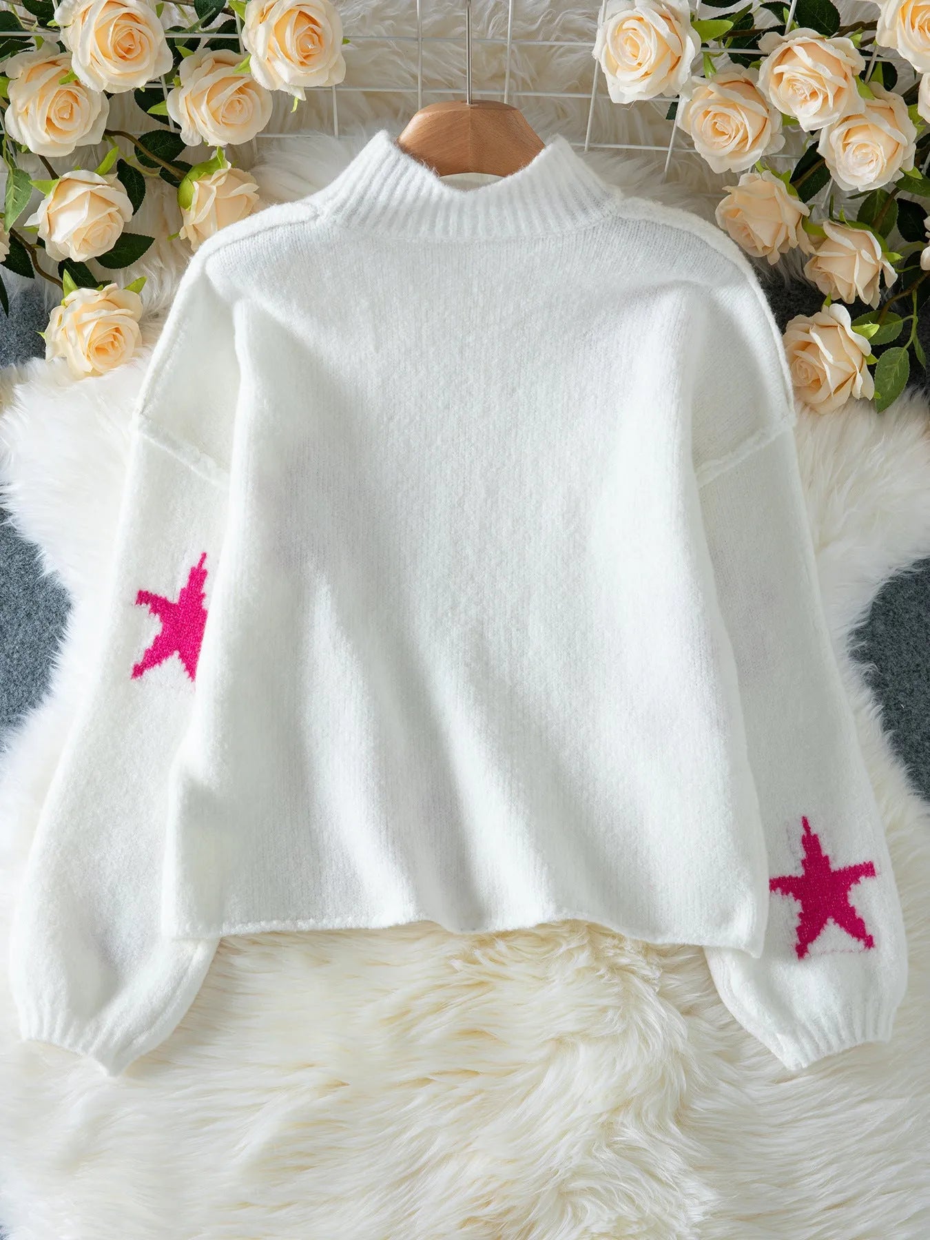 White women's turtleneck pullover with five-pointed star pattern in thick imitation velvet fabric