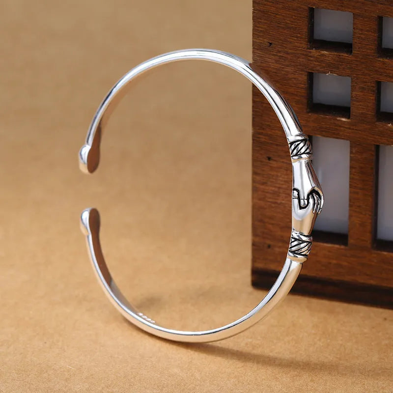 Retro copper bracelet for women with handshake design in retro silver finish