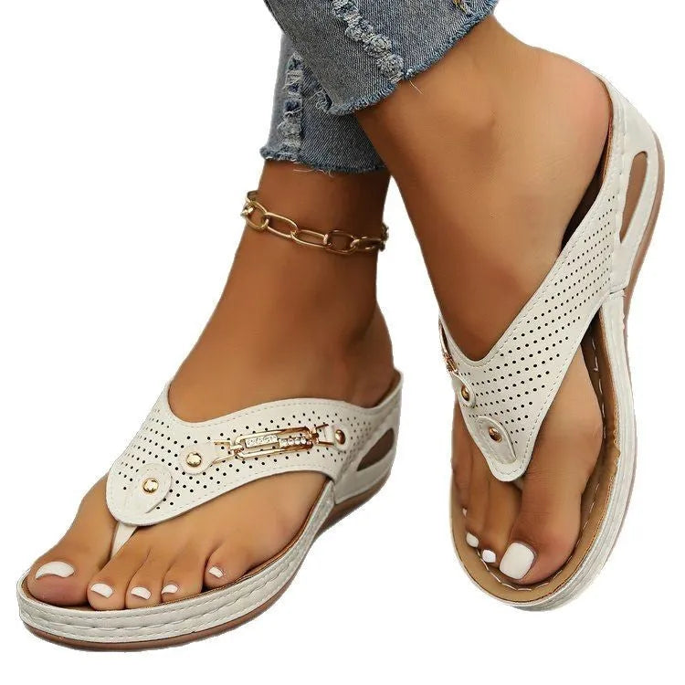 Women's retro flip-flop sandals with herringbone scaffold in light brown