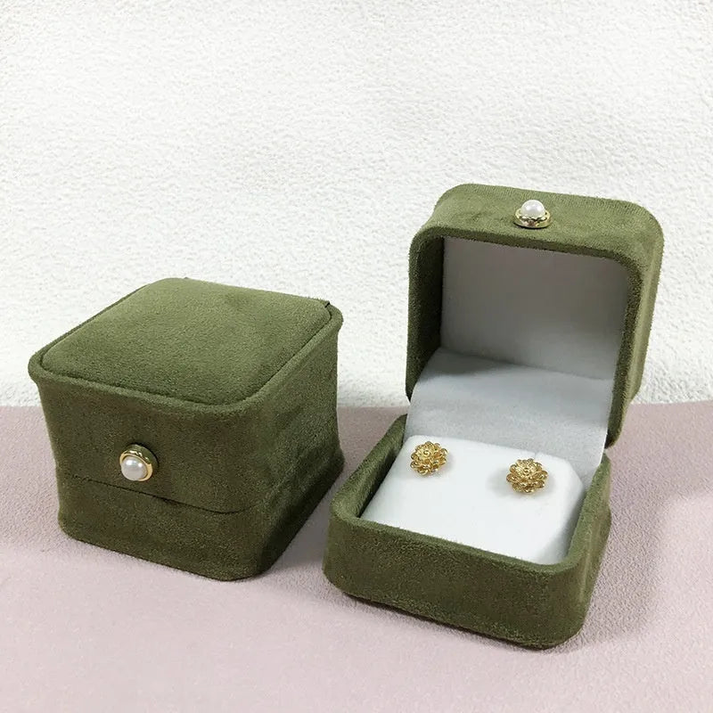 Flannel jewelry box with pearl buckle waist-tight design in light green color