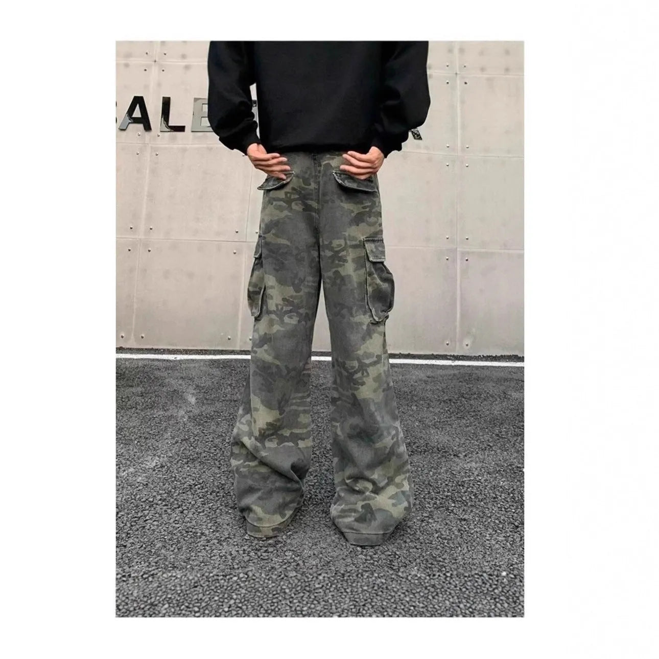 American vintage washed camouflage cotton blend cargo trousers with multiple pockets, shown in colour K0915.