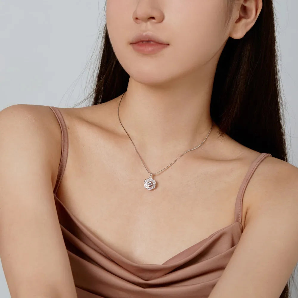 925 silver flower shape necklace for women with platinum electroplated finish and geometric floral pendant