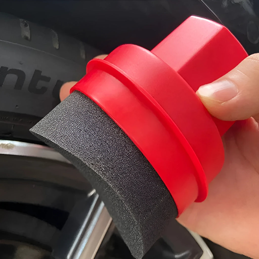 Car tyre polishing sponge brush with lid showing sponge options in black and red colours