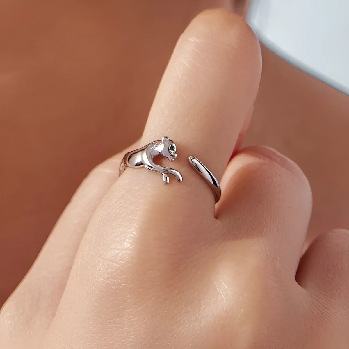 Silver-coloured alloy open ring with leopard print design and adjustable unisex band