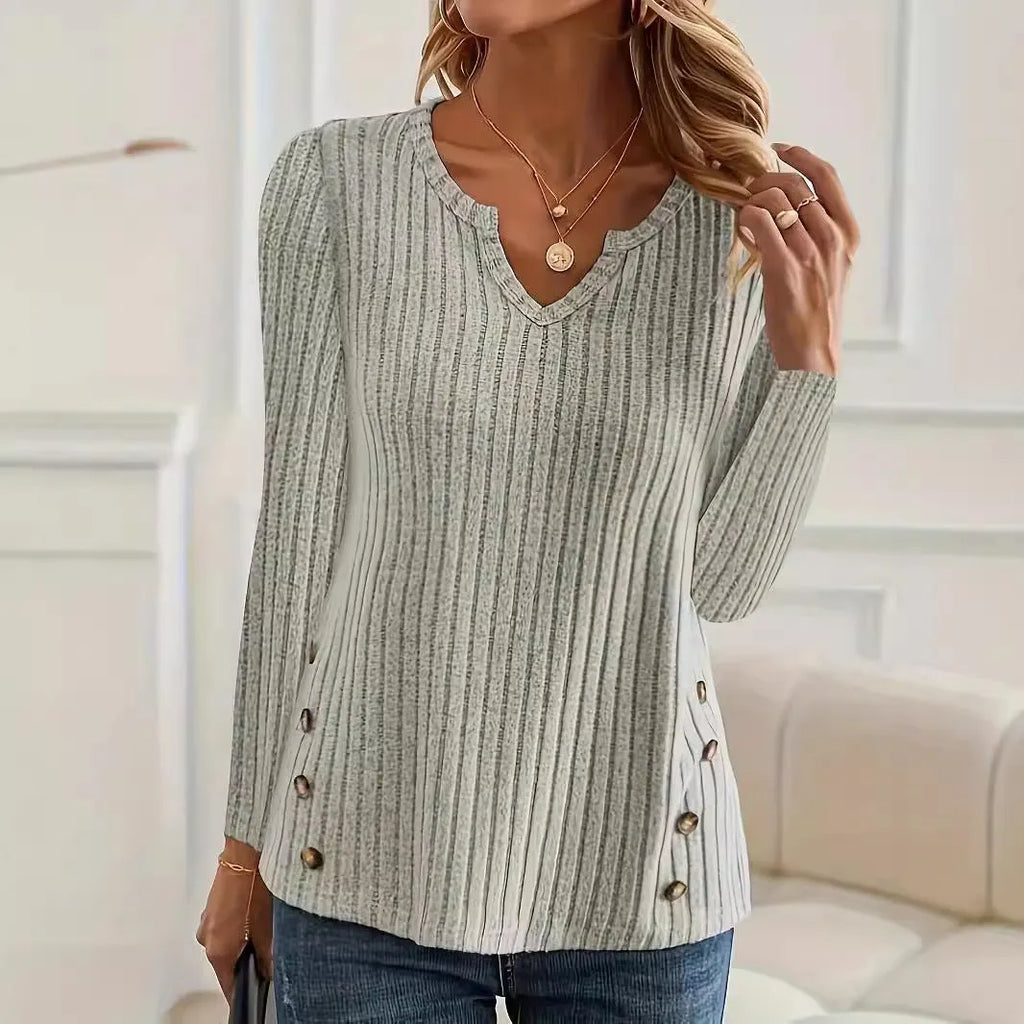 Casual button-front knitted sweater pullover in solid colour with regular sleeves