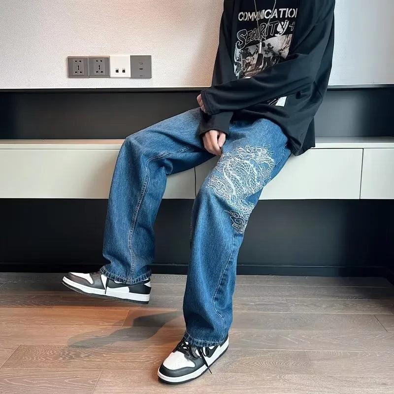 Loose embroidered jeans for men in Jinlong colour, cowboy style with three-dimensional tailoring, available in sizes S-3XL.