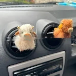 Highland cow air outlet clip in white or brown, single plastic vent clip with Highland cattle design