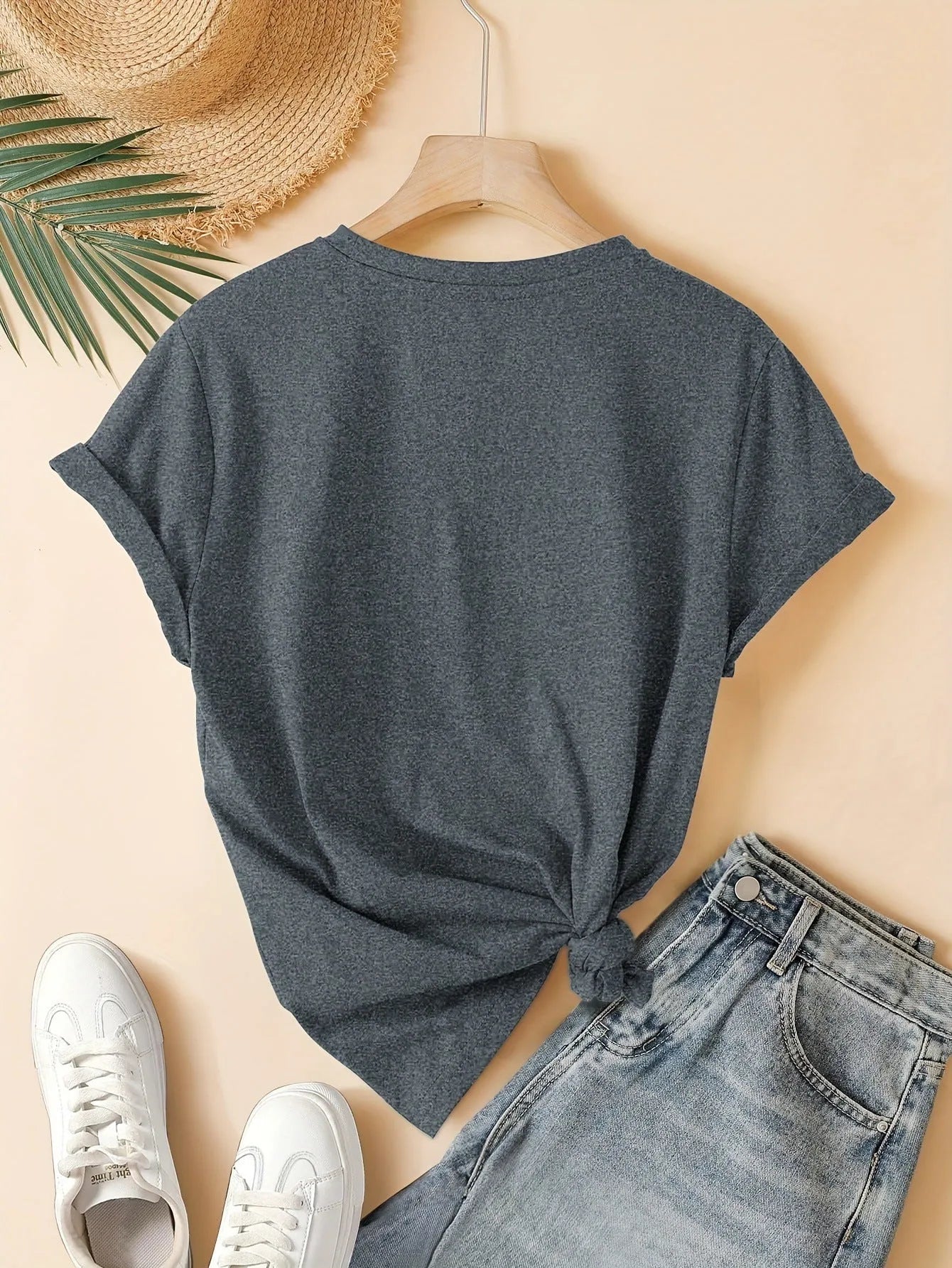 Women's cotton t-shirt with Chinese retro art printing in blue colour, short sleeves and round neck