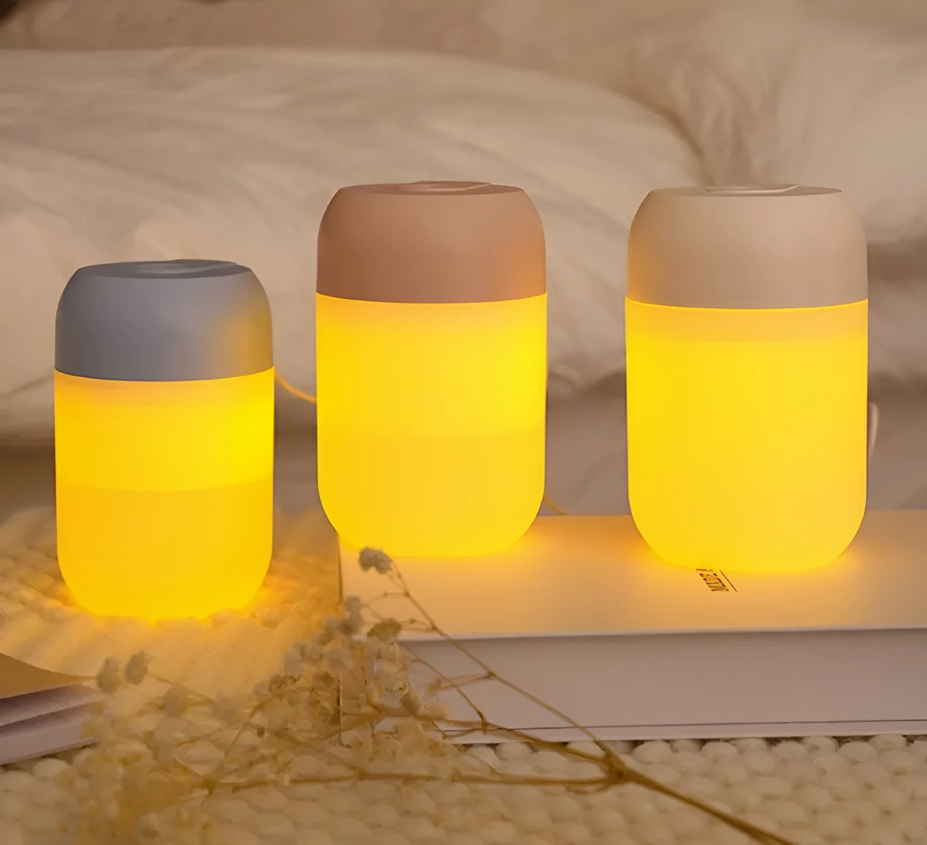 White cylindrical USB-powered mini humidifier with aromatherapy function for essential oils