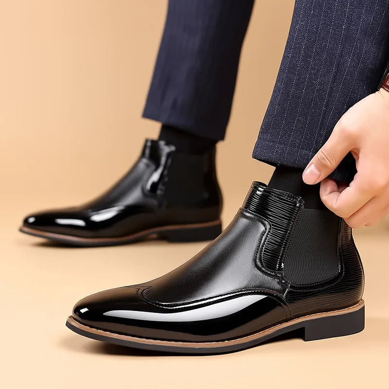 Men's colour block Chelsea boots in dark brown with elastic band sides and round toe, low heel 1-3cm