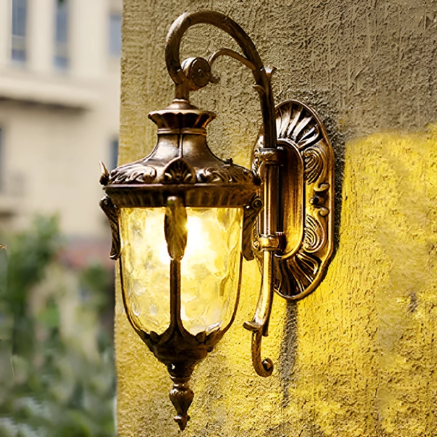 Indoor and outdoor waterproof wall lamp with aluminium shell, black finish, IP44 rated, classic European style