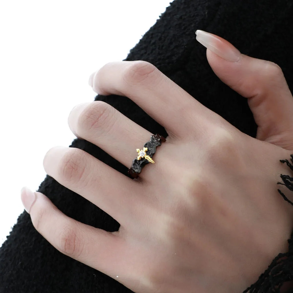 Adjustable opening silver ring with princess knight couple minority design in white gold or black gold colour