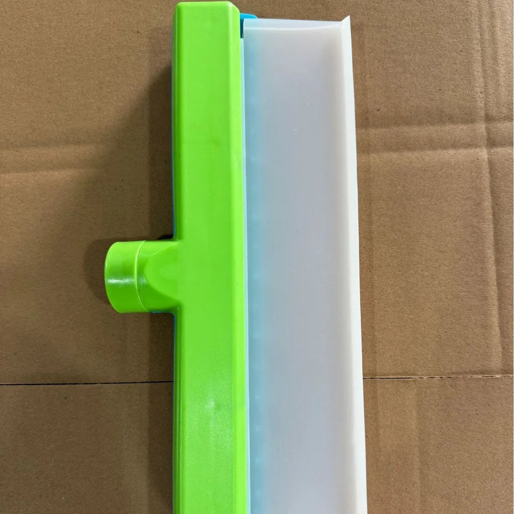 Car wash brush with ultra-fine microfiber cloth cover, 30X17X75mm, blue and white, for glass and paint cleaning