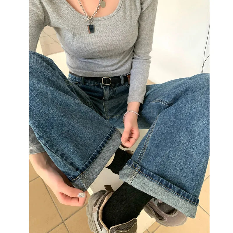 Women's high-waist straight leg jeans in retro blue cotton denim