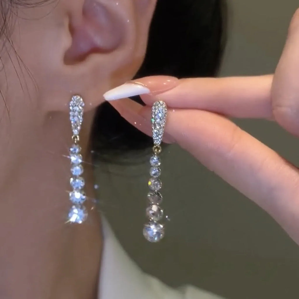 Sterling silver needle rhinestone tassel earrings, drop-shaped Korean style, silver colour, one pair