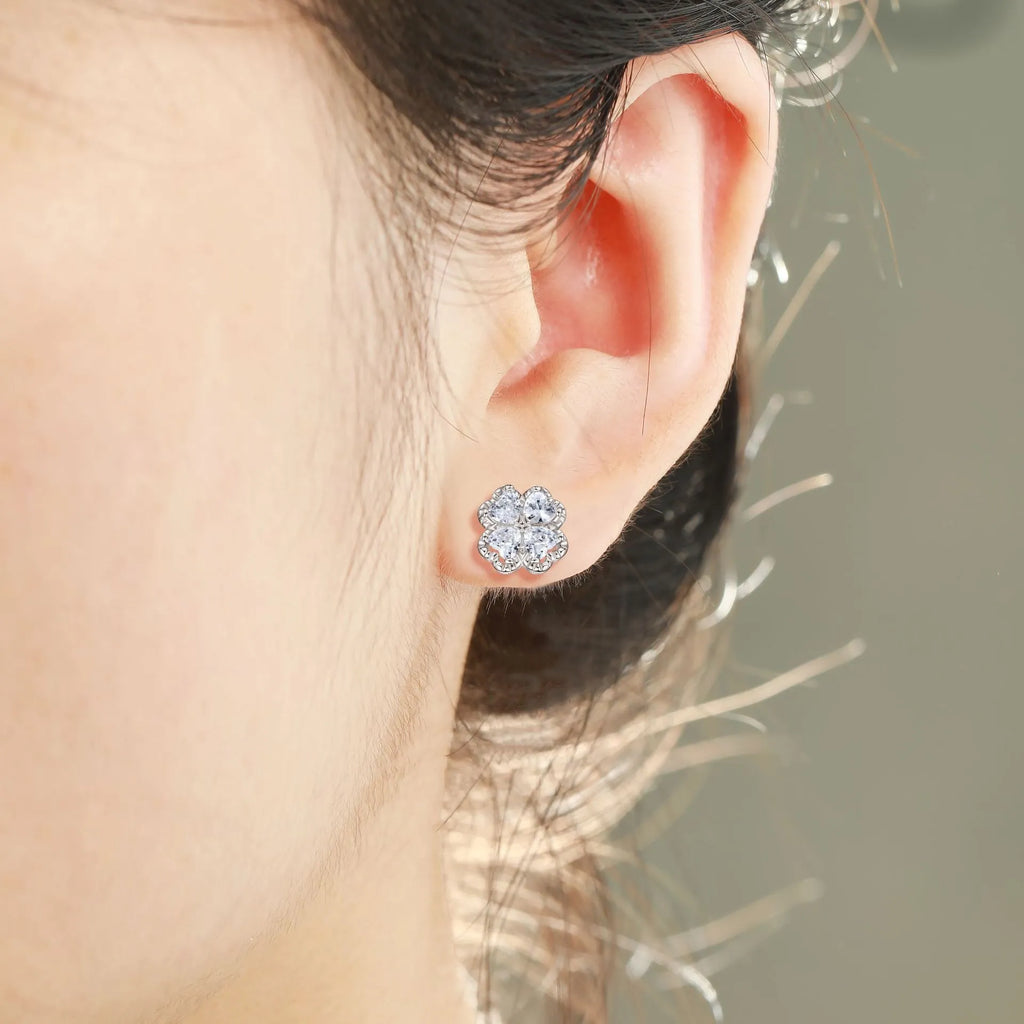 Zeng Yin 925 silver four-leaf clover earrings with zircon stones and heart design in white gold colour