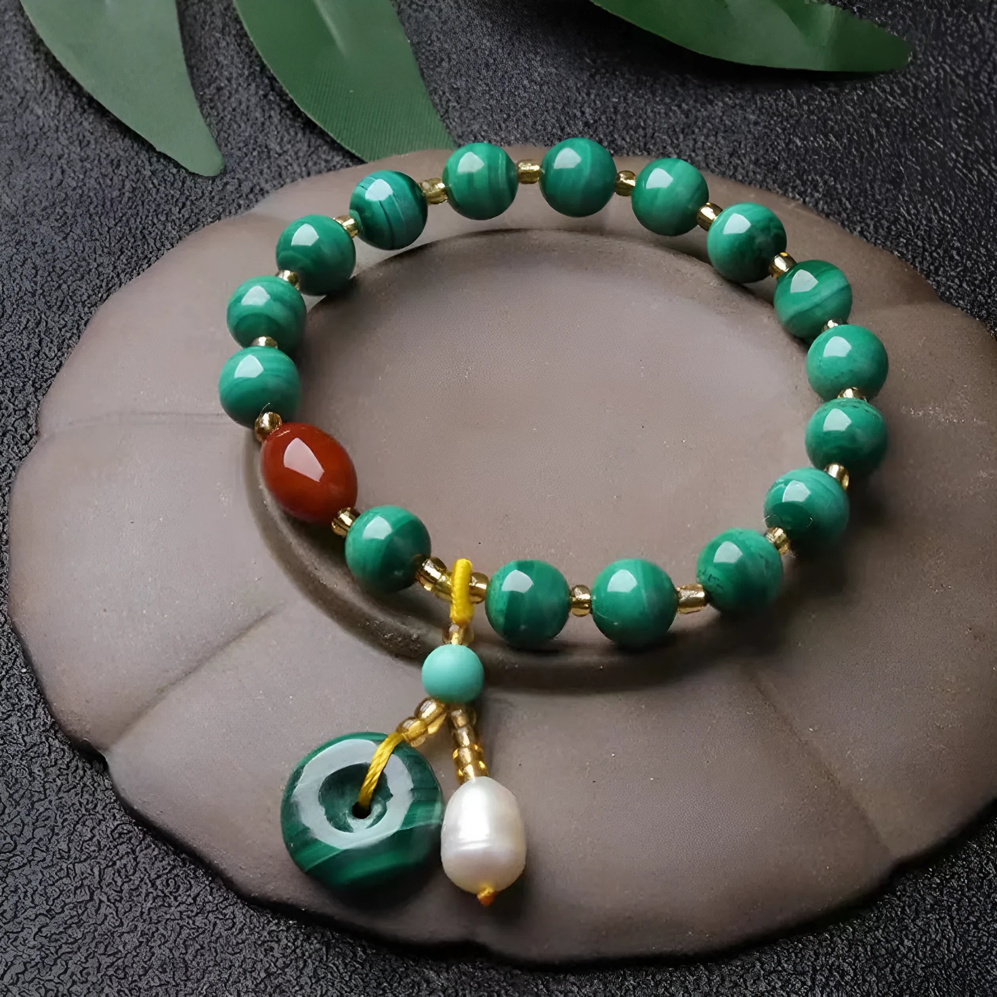 Natural green malachite and red agate stone bracelet with barrel-shaped beads