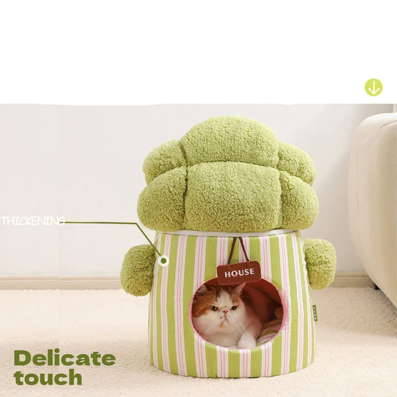 Green enclosed small dog and cat house with cauliflower tree hole nest design