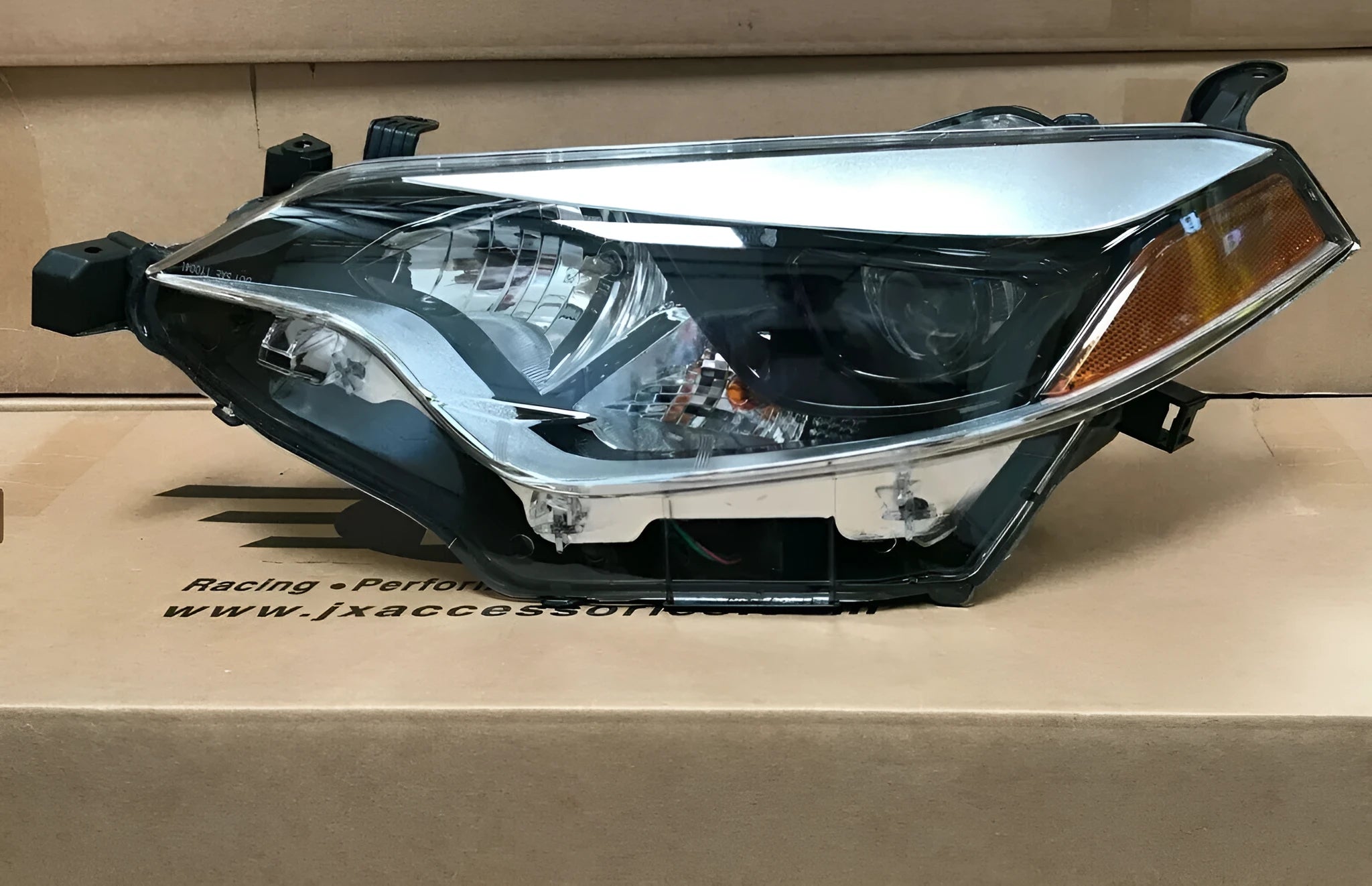 Halogen headlight assembly for 2014-2015 Toyota Corolla, style 8111002E60