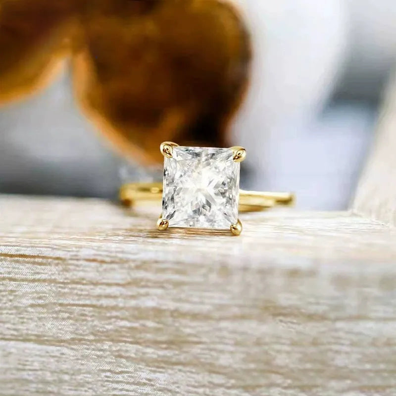 Women's geometric round ring in 925 silver with zirconium detailing in silver gold rose gold colours