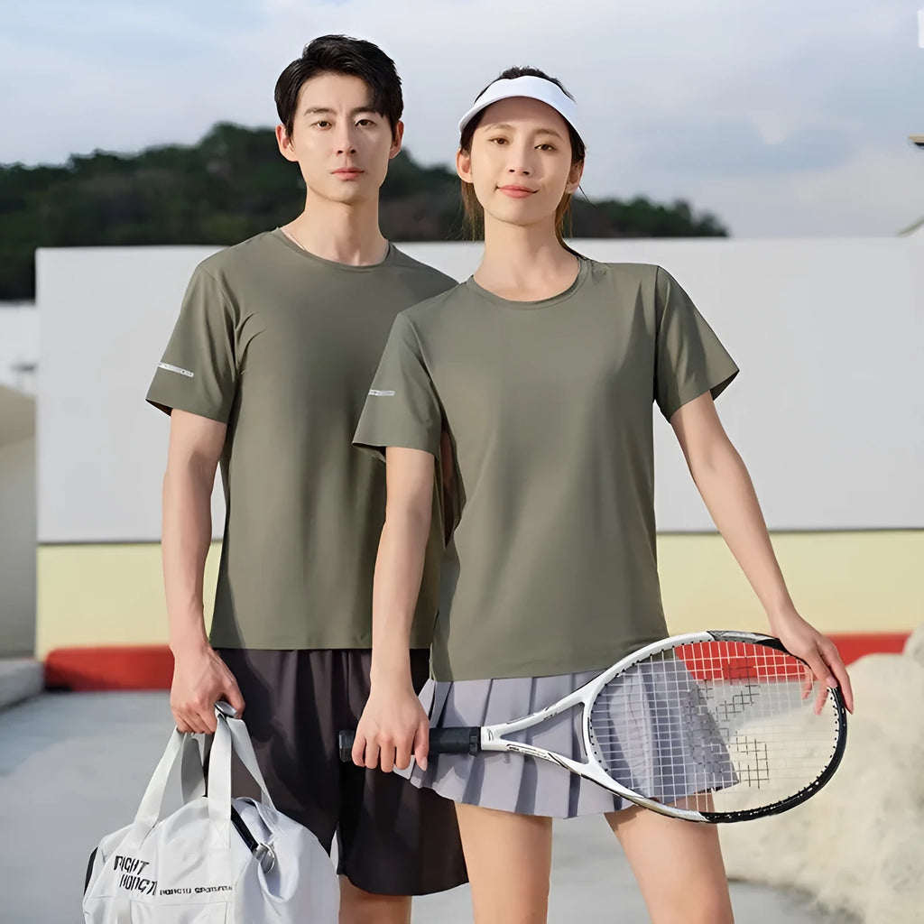 Seamless nylon quick-drying round neck T-shirt in army green colour on white background