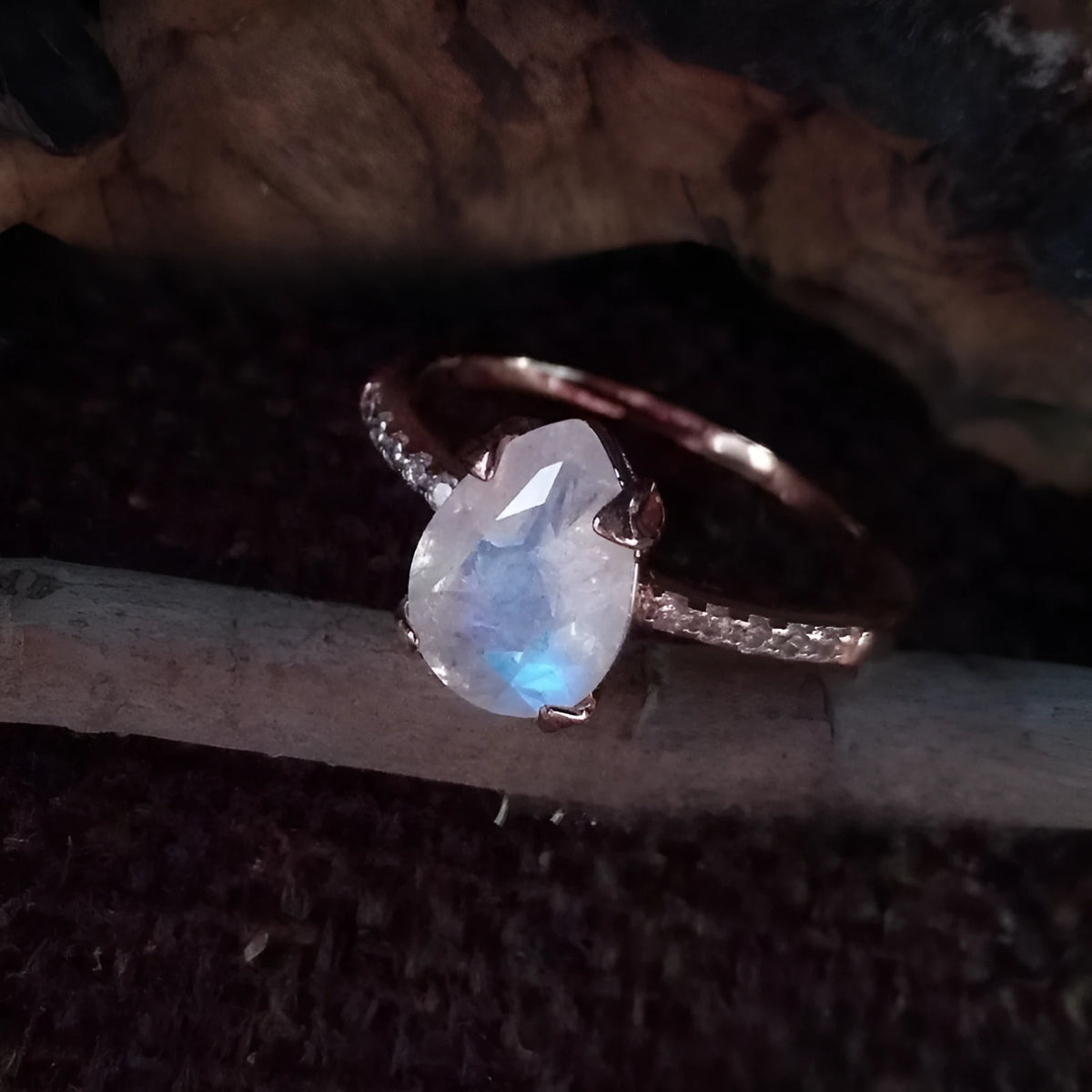 Simple fashion ring with natural gemstone inlaid in silver drop shape, available in multiple sizes