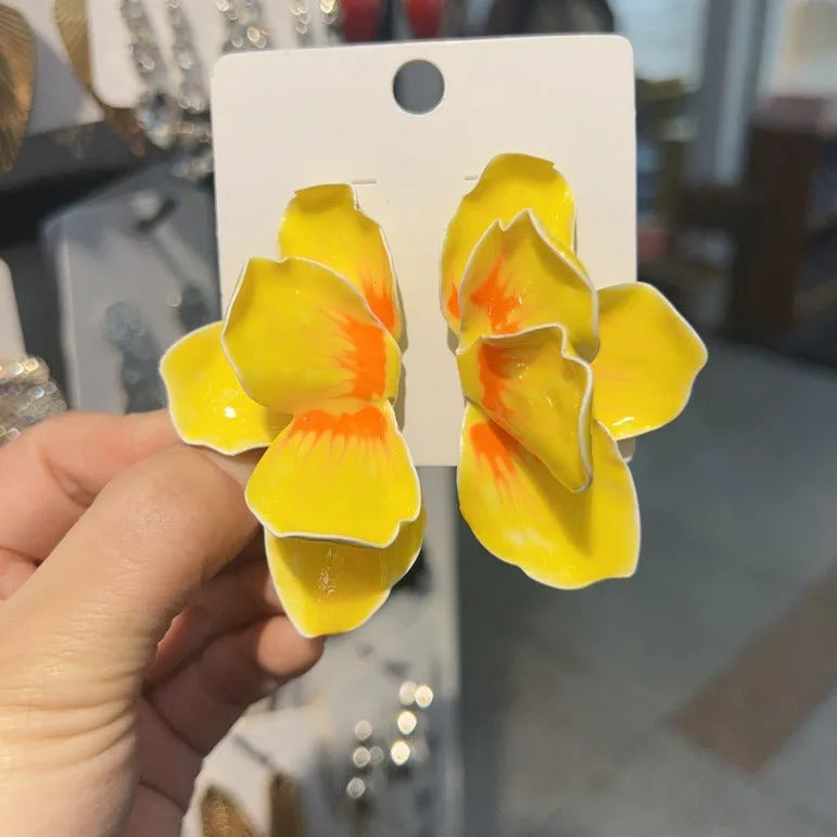 Alloy oil-spot glaze floral stud earrings in pastoral style, showing colour options.
