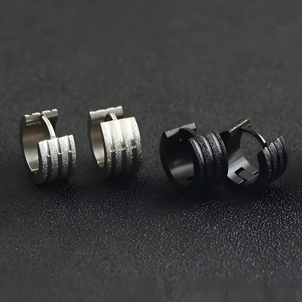 Three-line frosted geometric earrings in titanium steel with electroplated finish