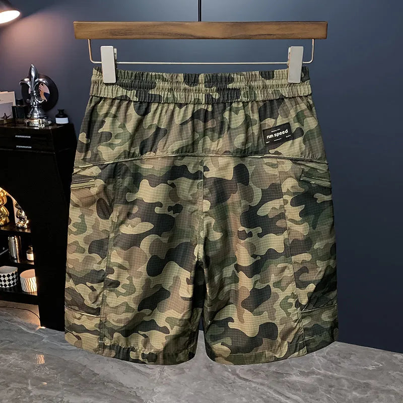 Men's camouflage cargo shorts with quick-dry fabric and loose fit in three colour options