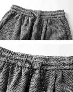 Straight-leg fleece-lined trousers with elastic waistband in black, dark grey and light grey colour options