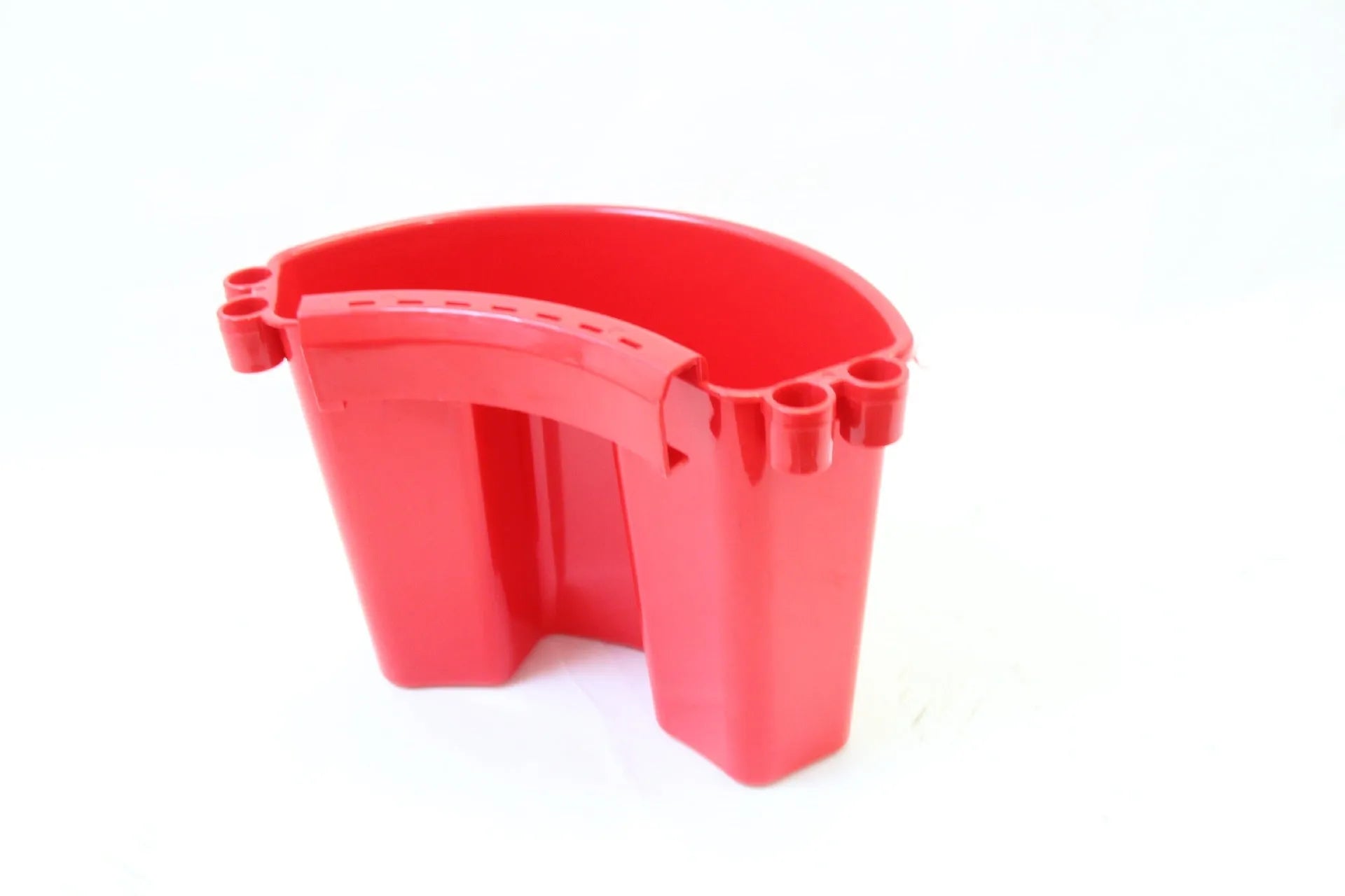 Black car washing bucket with interior washboard ridge, 30-litre capacity.