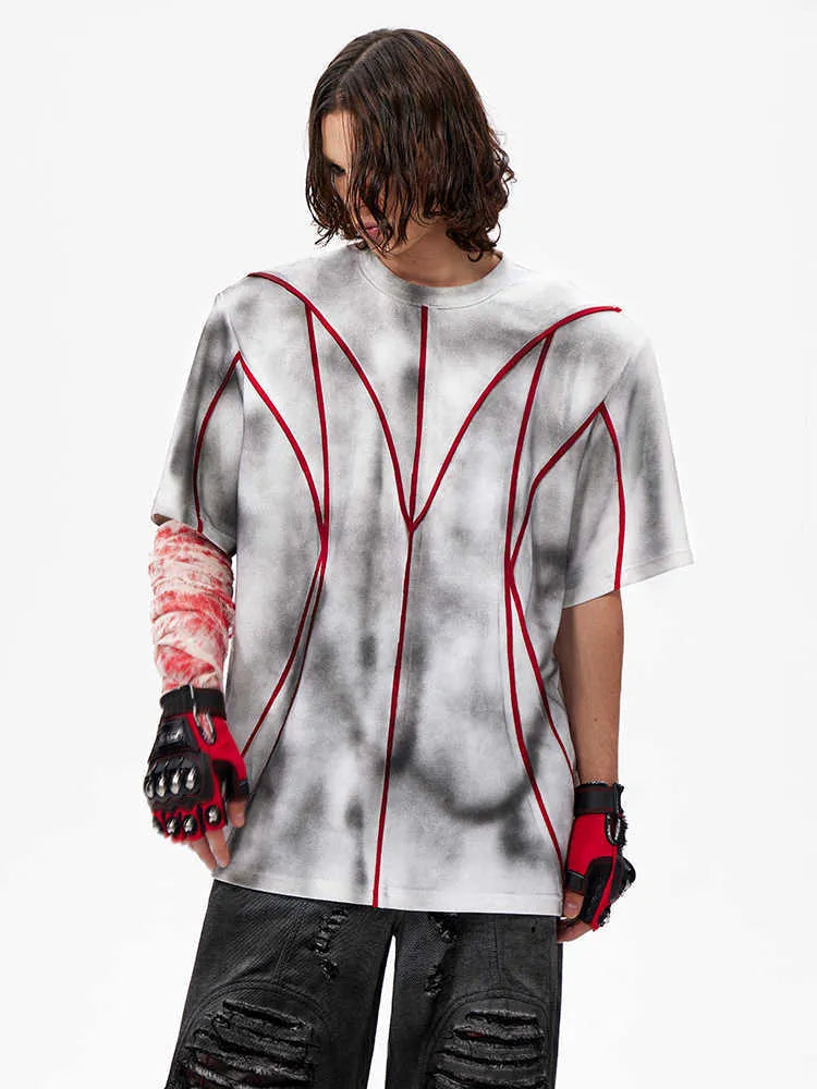 Padded shoulder short sleeve T-shirt with three-dimensional line patchwork design on round neck top