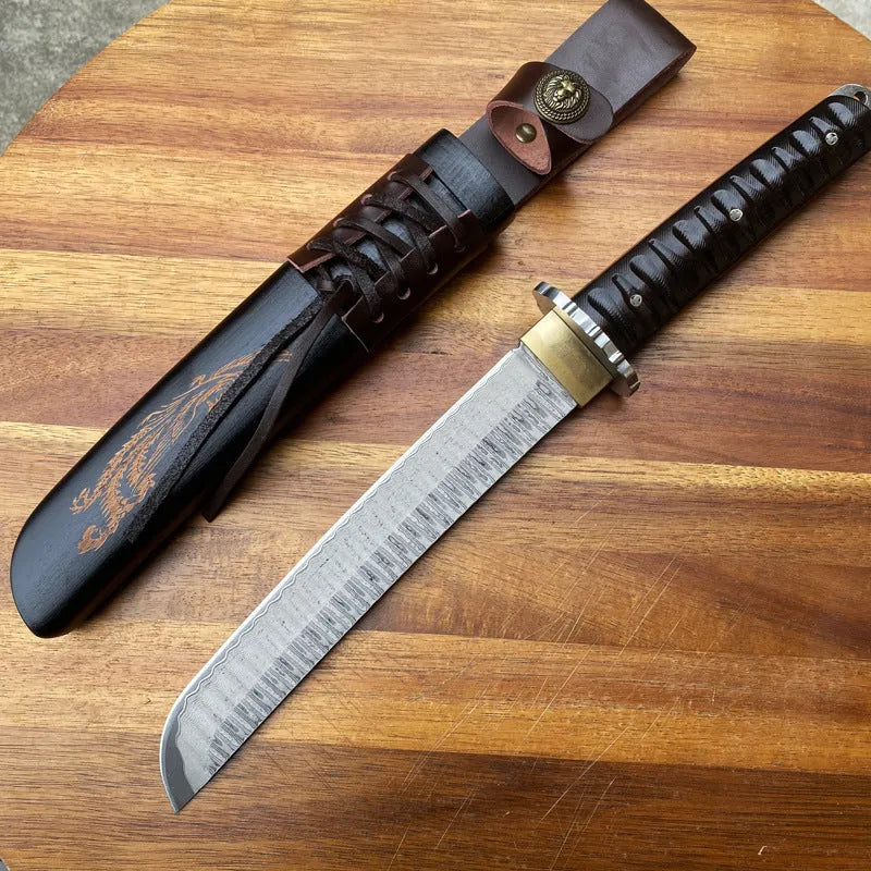 Damascus wooden sheath knife with keel-integrated full-tang blade and 62-degree knifepoint for outdoor camping