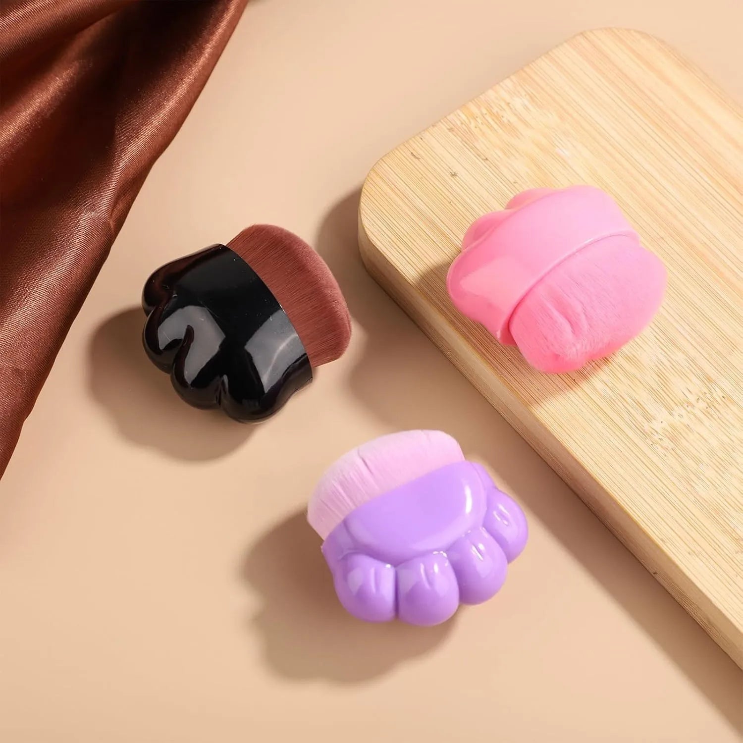 3pcs dog paw balm brush set with plastic storage boxes, each brush 4.8 cm by 4.5 cm