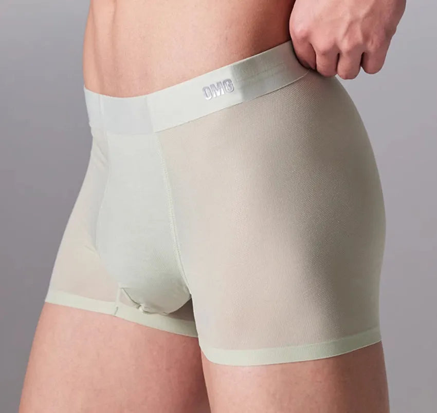 Seamless antibacterial fitness shorts in four colours with dual-fabric construction for workouts