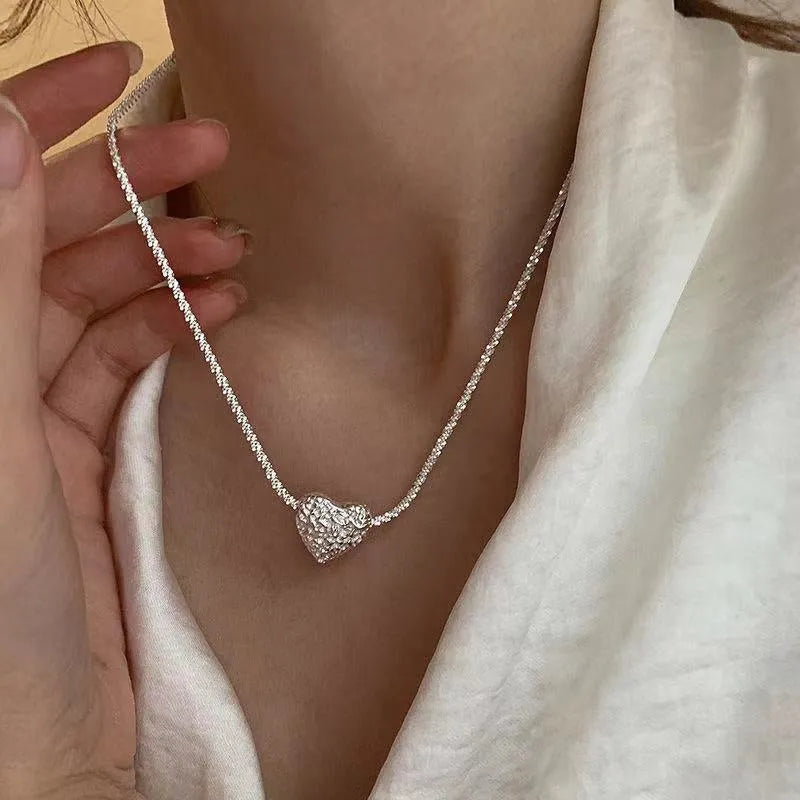 Alloy heart shape clavicle chain necklace with electroplated finish worn as a fashion pendant