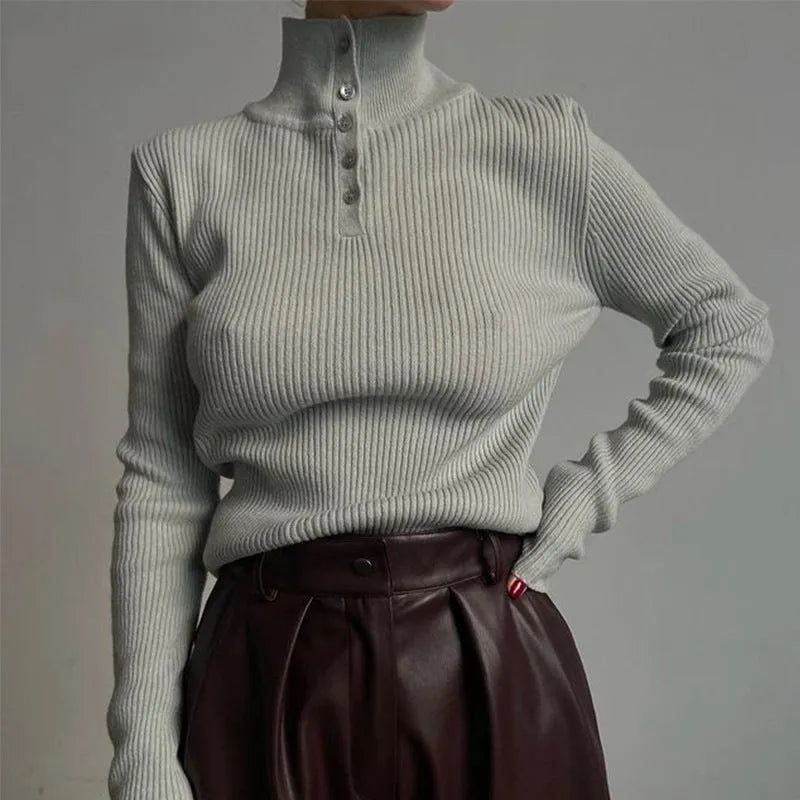 Women's retro half turtleneck pullover sweater in slim fit with single-breasted placket