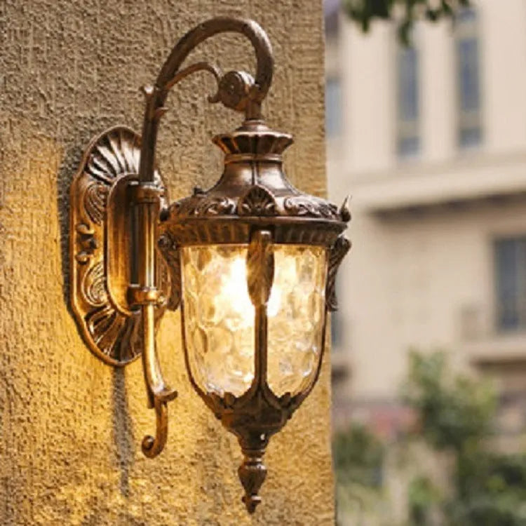 Indoor and outdoor waterproof wall lamp with aluminium shell, black finish, IP44 rated, classic European style