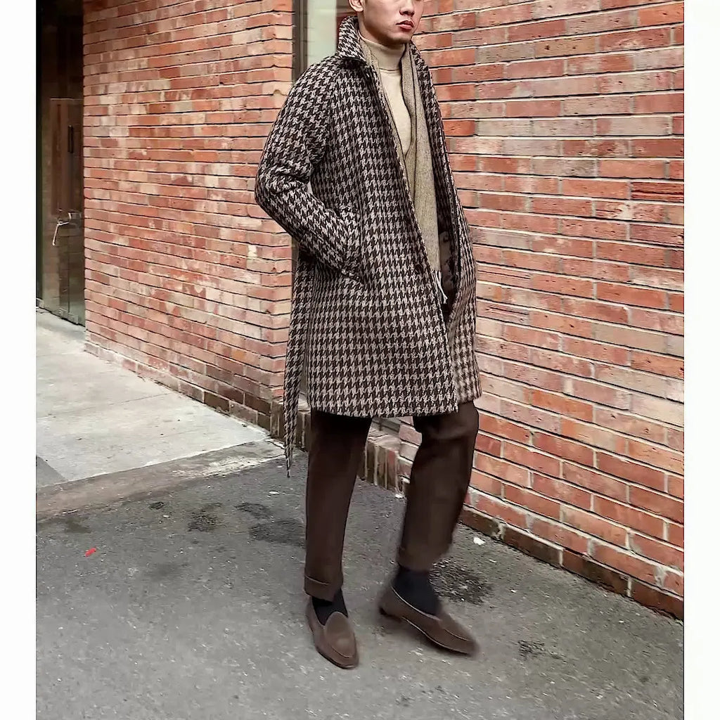 Houndstooth men's warm mid-length jacket in coffee colour with single-breasted lapel and side seam pockets