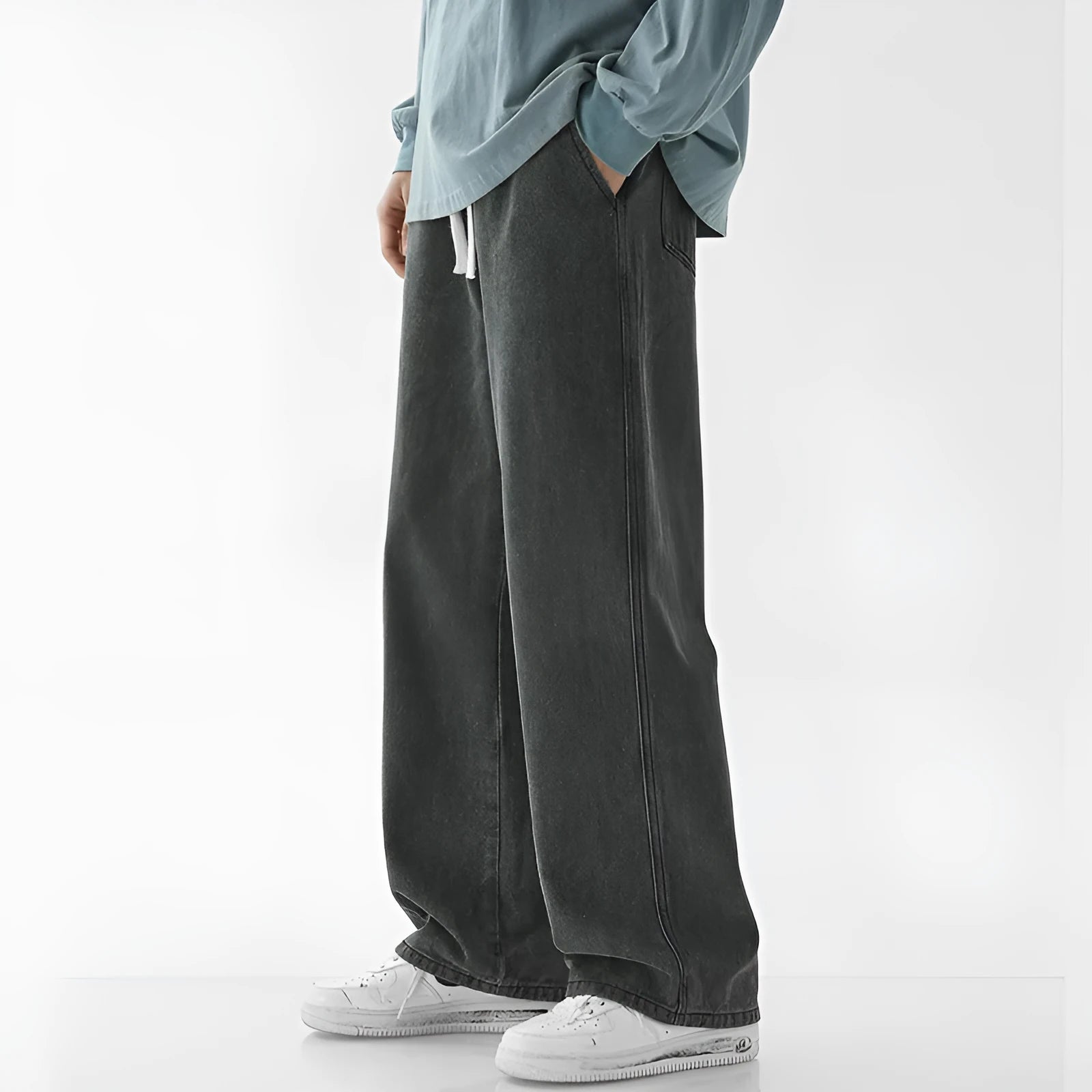 Men's cotton loose straight jeans in solid colour with straight leg cut and classic denim look