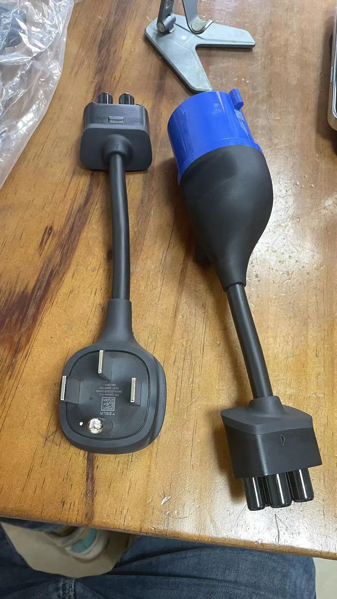 American standard adapter cable with car charger conversion wire showing copper core construction