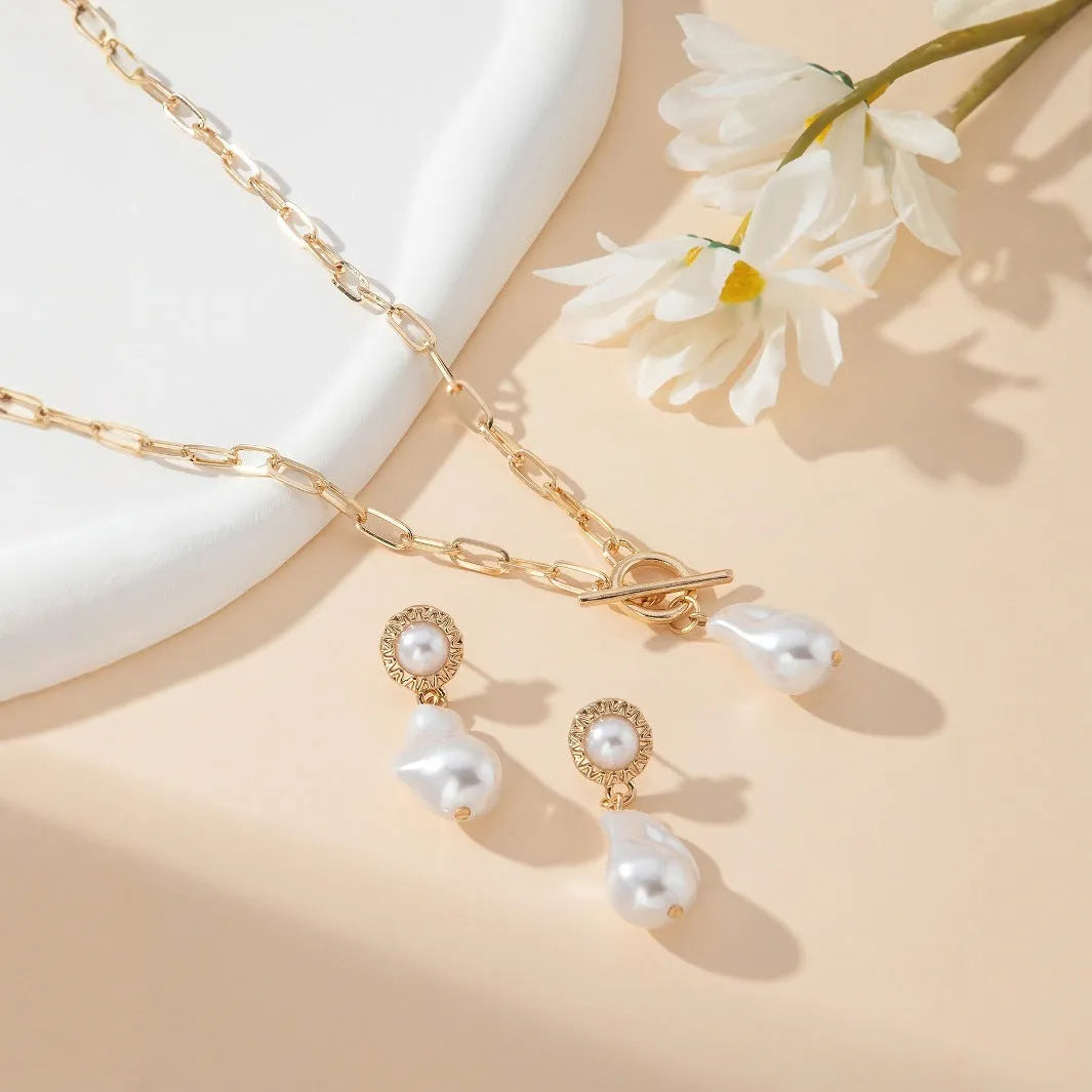 Gold tone retro baroque pearl necklace and ear stud jewellery set for women