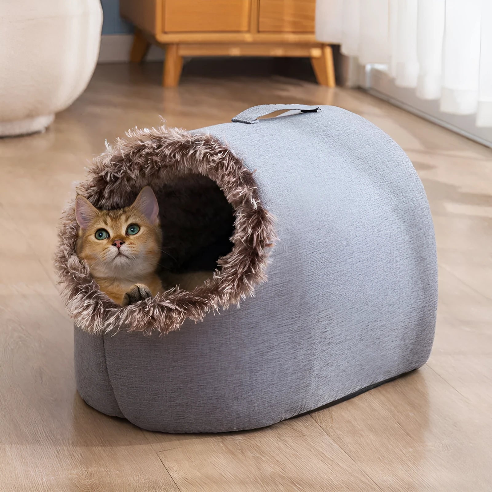 Fleece-lined closed cat sleeping bag nest in grey colour, shown with M size dimensions of 40x30x28 cm.