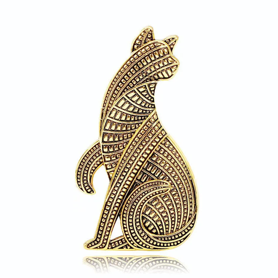 Retro alloy leopard brooch pin for women, 7.0 x 3.7 cm, Retro Gold finish, electroplated surface