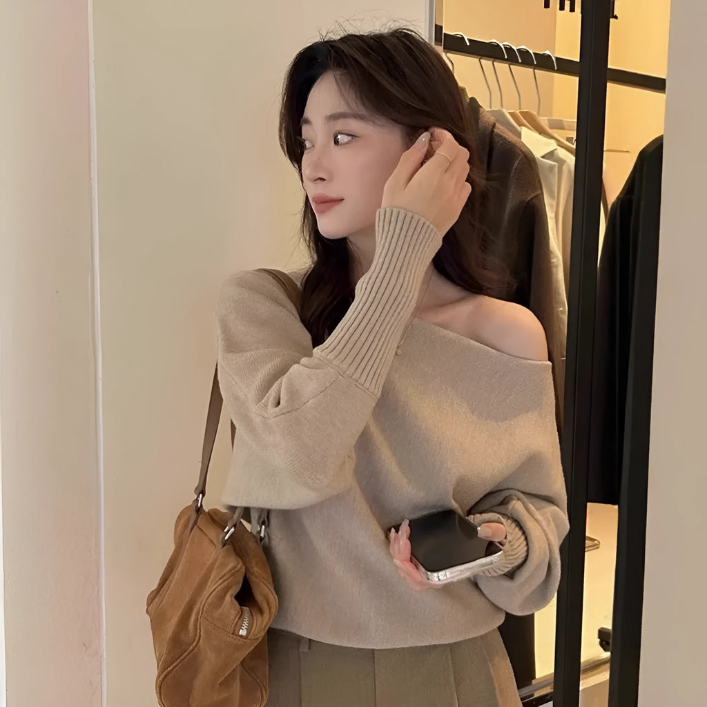 Women's viscose fibre blouse in free size with long sleeves available in seven colours