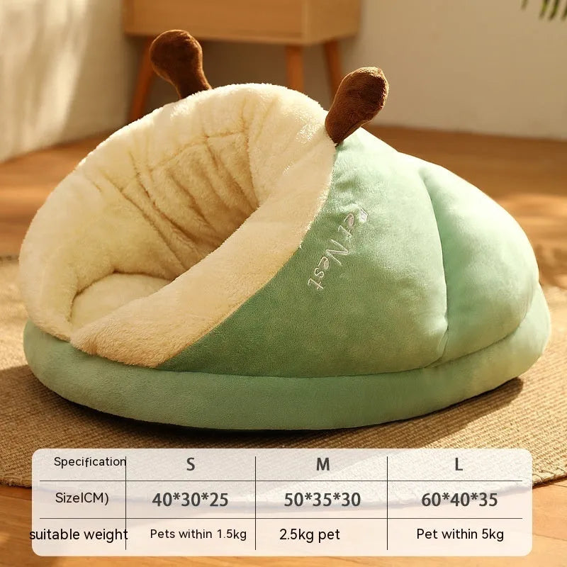 Warm slipper nest pet bed in crystal velvet with PP cotton, size S, avocado green colour, on a wooden floor