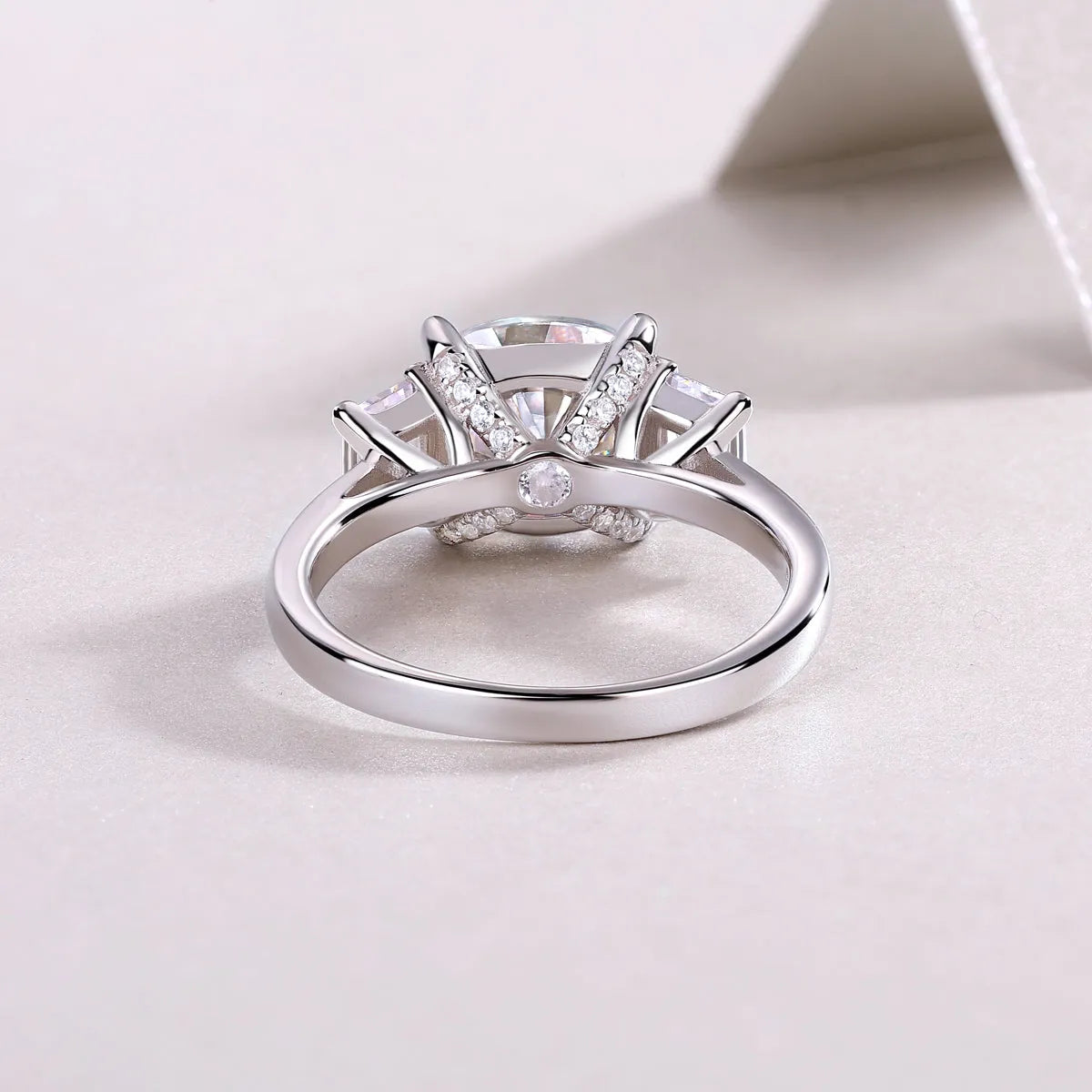 Square 9x9mm moissanite wedding ring set in S925 silver with platinum plating, gift box packaging
