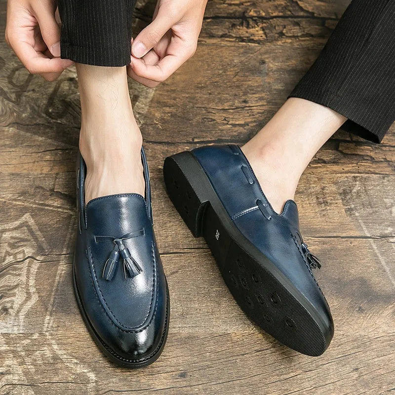Men's black business casual tassel leather shoes with cowhide upper and low-top silhouette