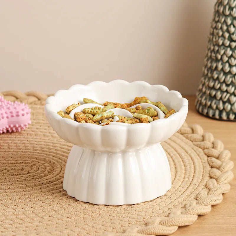 Ceramic flower pool slow feed dish for cats and small dogs with higher edges, in white