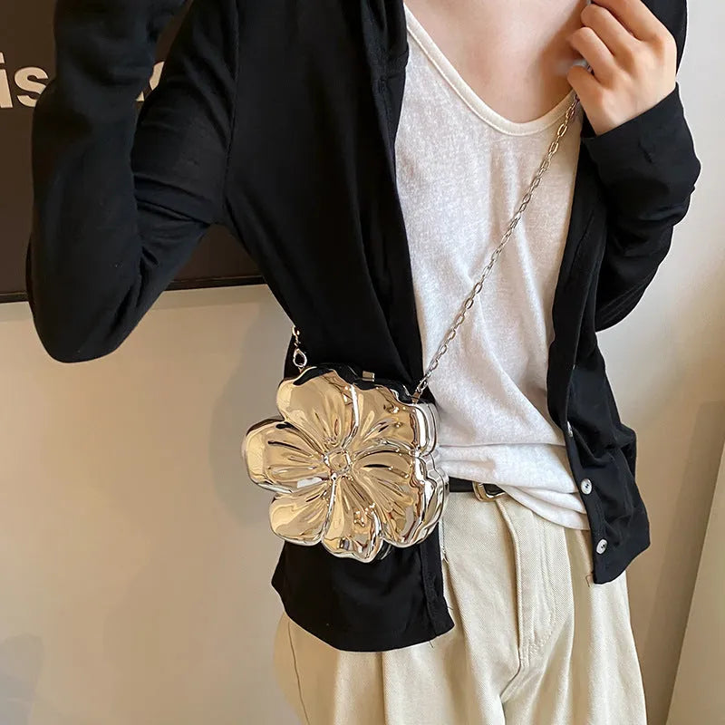 Acrylic round chain crossbody bag in retro European style with gold colour and synthetic leather lining, 15x17.5x5.5cm